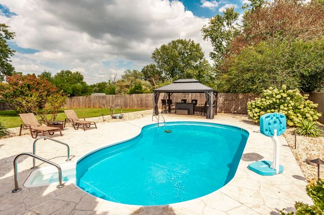 140 La Plaza Dr, Hendersonville, TN 37075