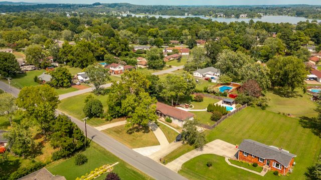 140 La Plaza Dr, Hendersonville, TN 37075