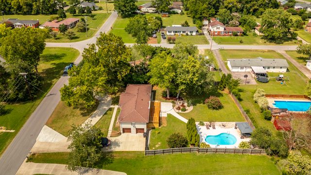 140 La Plaza Dr, Hendersonville, TN 37075