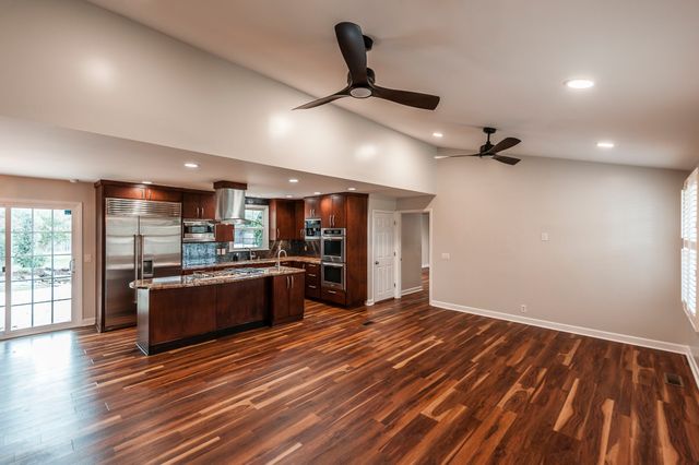 140 La Plaza Dr, Hendersonville, TN 37075