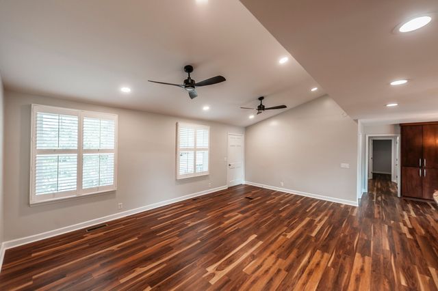 140 La Plaza Dr, Hendersonville, TN 37075