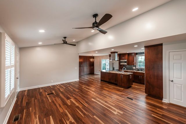 140 La Plaza Dr, Hendersonville, TN 37075
