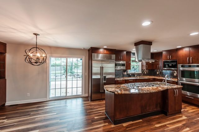 140 La Plaza Dr, Hendersonville, TN 37075