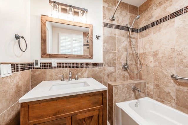 140 La Plaza Dr, Hendersonville, TN 37075
