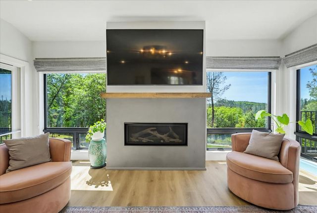 12184 Logans Run Ct, Grass Valley, CA 95945