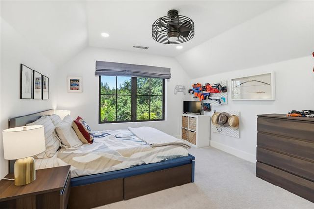 12184 Logans Run Ct, Grass Valley, CA 95945