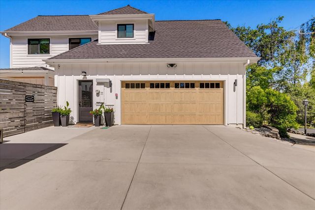 12184 Logans Run Ct, Grass Valley, CA 95945