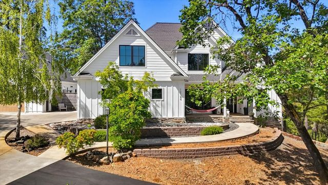 12184 Logans Run Ct, Grass Valley, CA 95945