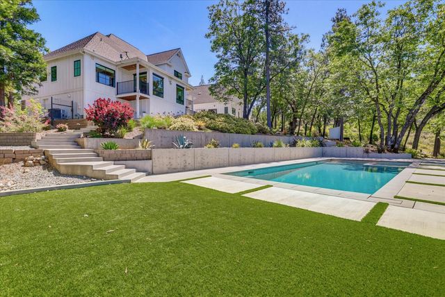12184 Logans Run Ct, Grass Valley, CA 95945