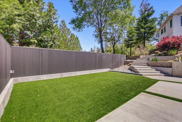 12184 Logans Run Ct, Grass Valley, CA 95945