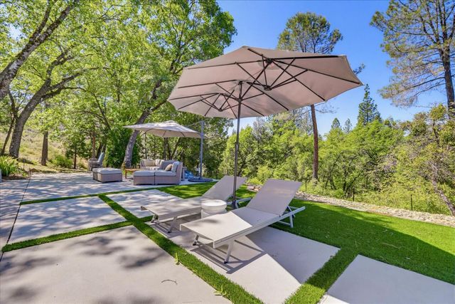 12184 Logans Run Ct, Grass Valley, CA 95945
