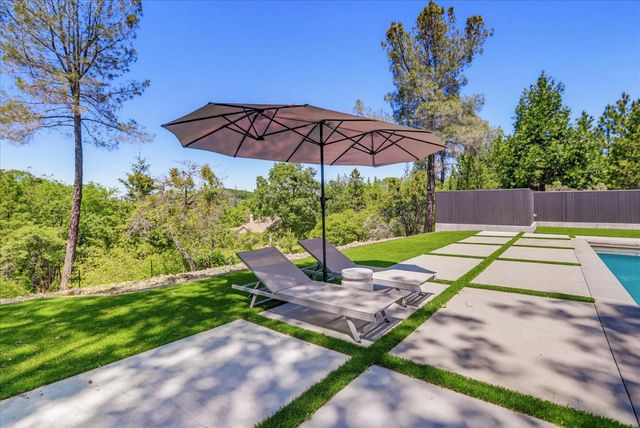 12184 Logans Run Ct, Grass Valley, CA 95945