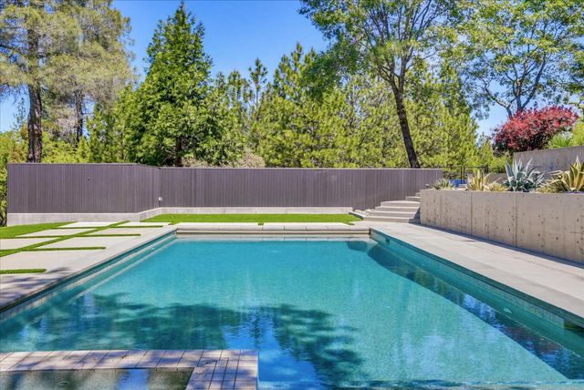 12184 Logans Run Ct, Grass Valley, CA 95945