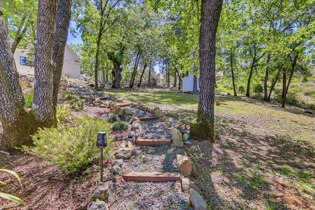 12184 Logans Run Ct, Grass Valley, CA 95945