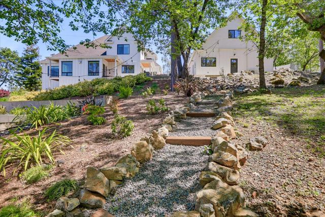 12184 Logans Run Ct, Grass Valley, CA 95945