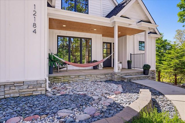 12184 Logans Run Ct, Grass Valley, CA 95945