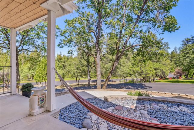 12184 Logans Run Ct, Grass Valley, CA 95945
