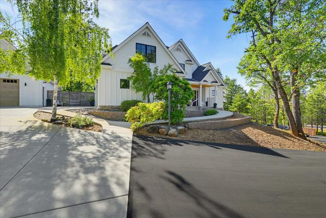 12184 Logans Run Ct, Grass Valley, CA 95945
