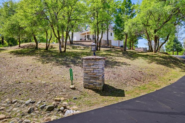 12184 Logans Run Ct, Grass Valley, CA 95945