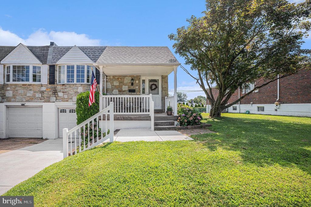 13027 STEVENS RD, Philadelphia, PA 19116