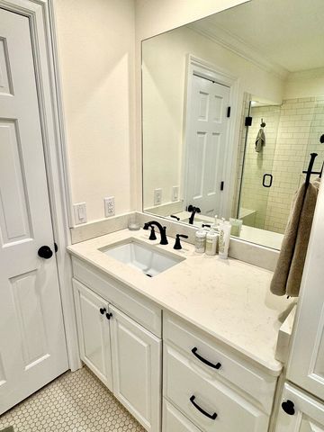 305 N College Street, Opp, AL 36467