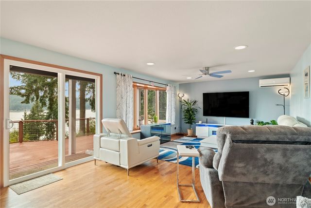 50 NE Alta Vista Drive, Belfair, WA 98528