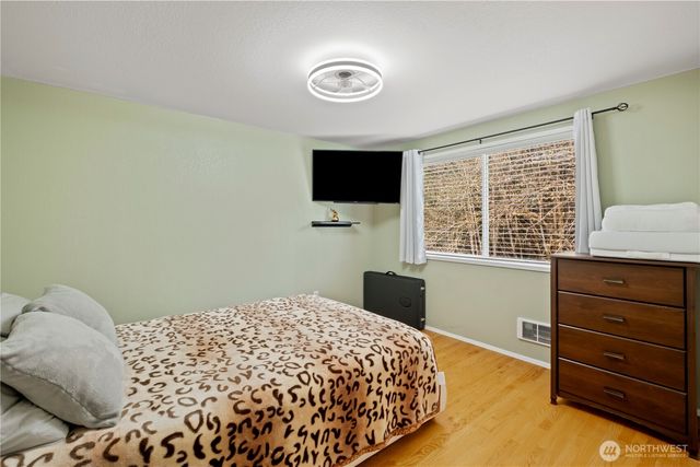 50 NE Alta Vista Drive, Belfair, WA 98528