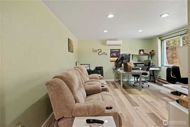 50 NE Alta Vista Drive, Belfair, WA 98528