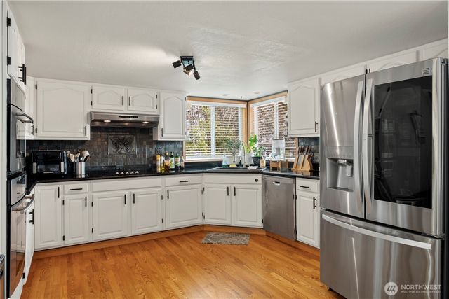 50 NE Alta Vista Drive, Belfair, WA 98528