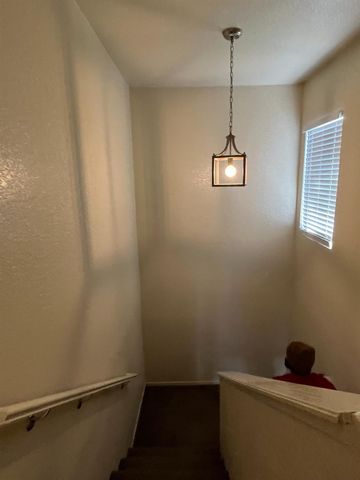 1927 Hacienda Dr, Stockton, CA 95209