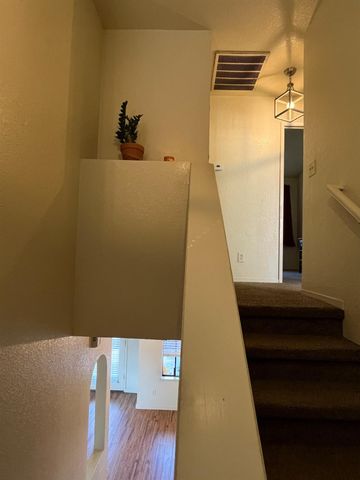 1927 Hacienda Dr, Stockton, CA 95209