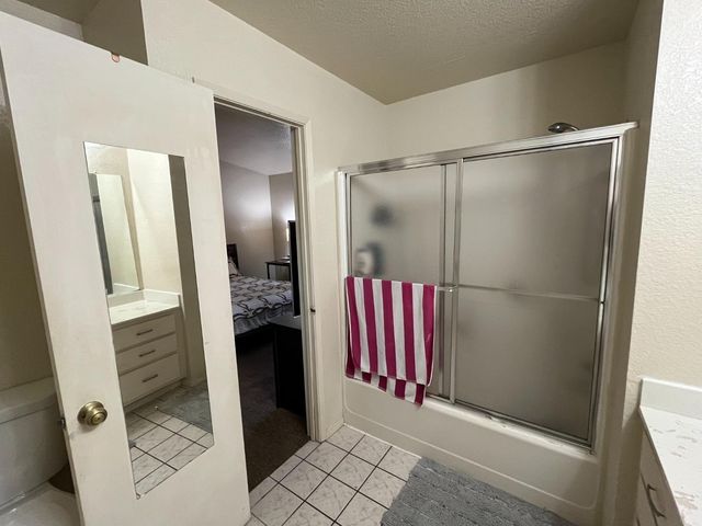 1927 Hacienda Dr, Stockton, CA 95209