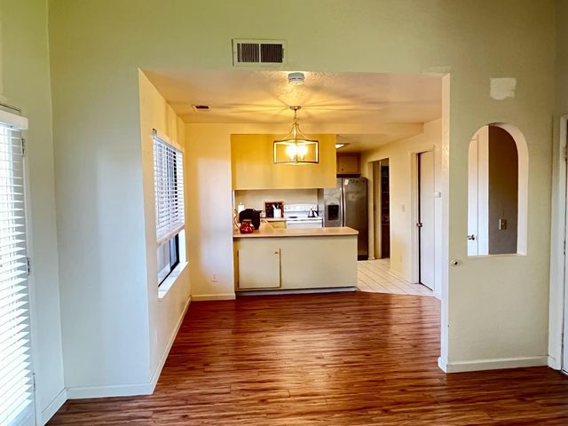 1927 Hacienda Dr, Stockton, CA 95209