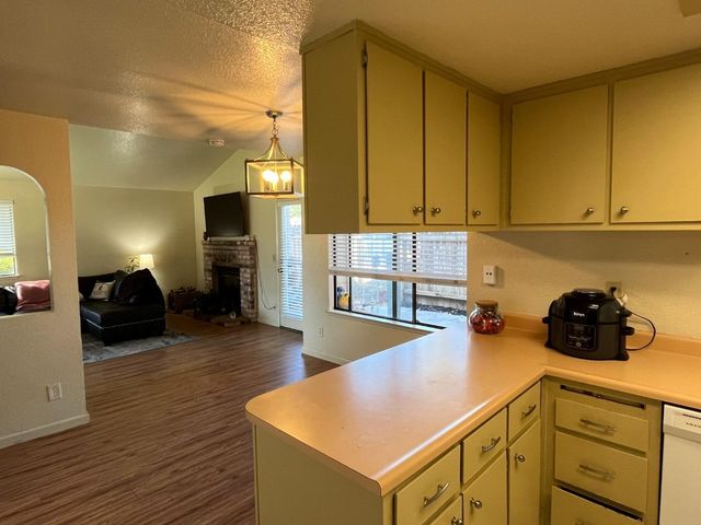 1927 Hacienda Dr, Stockton, CA 95209