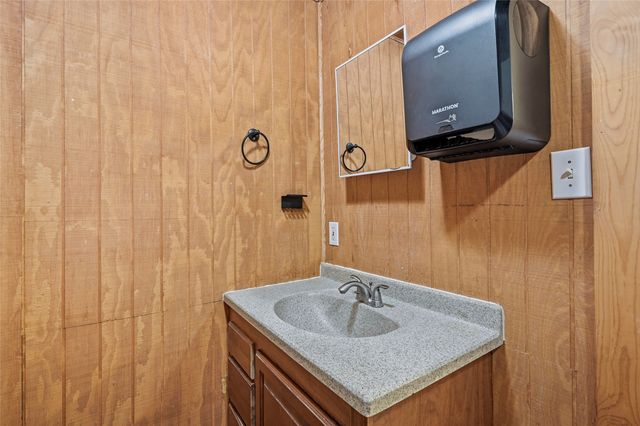 121 Fm 1753, Denison, TX 75021