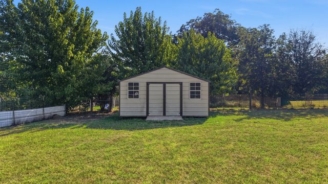 121 Fm 1753, Denison, TX 75021