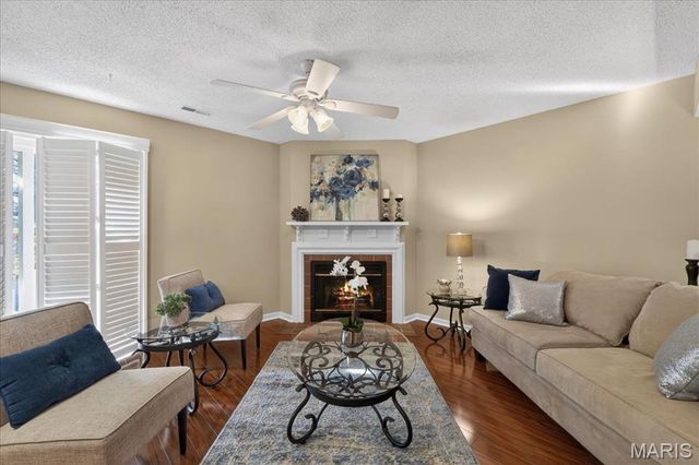 9185 Wrenwood Lane, Brentwood, MO 63144