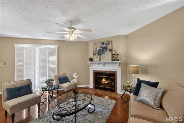 9185 Wrenwood Lane, Brentwood, MO 63144