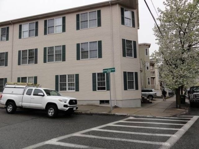 255 Boston Ave 4, Medford, MA 02155