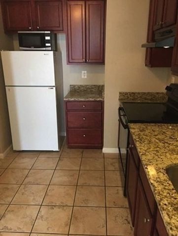 255 Boston Ave 4, Medford, MA 02155