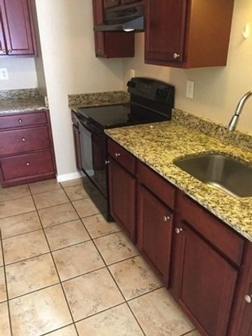 255 Boston Ave 4, Medford, MA 02155
