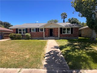 621 Hopper Dr, Corpus Christi, TX 78411