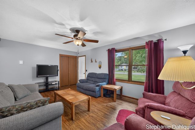 1646 W Giles Road, Muskegon, MI 49445