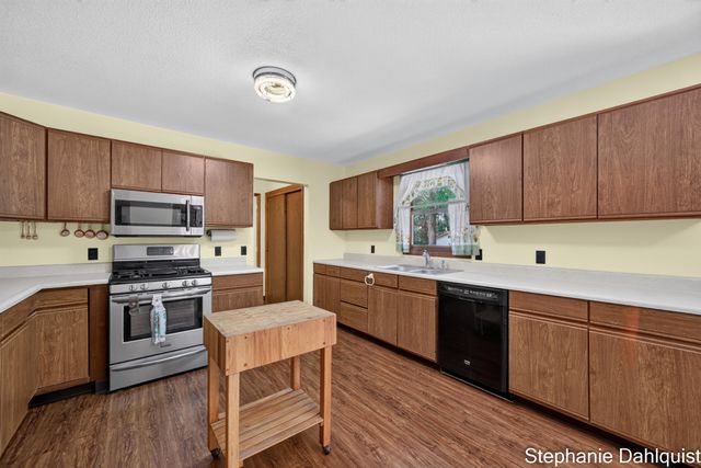 1646 W Giles Road, Muskegon, MI 49445