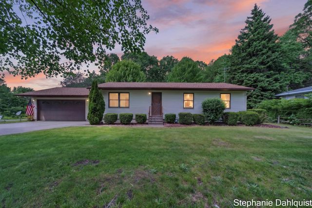 1646 W Giles Road, Muskegon, MI 49445