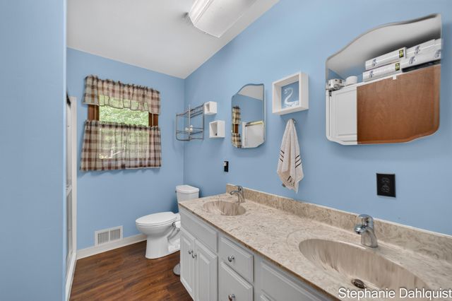 1646 W Giles Road, Muskegon, MI 49445