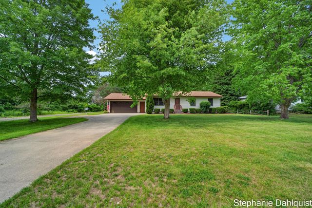 1646 W Giles Road, Muskegon, MI 49445