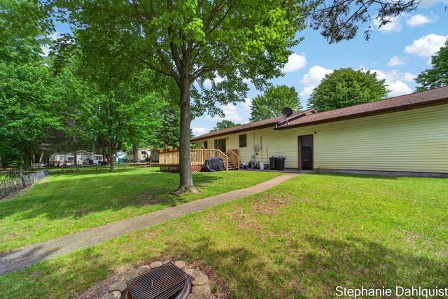 1646 W Giles Road, Muskegon, MI 49445