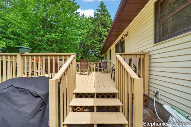 1646 W Giles Road, Muskegon, MI 49445