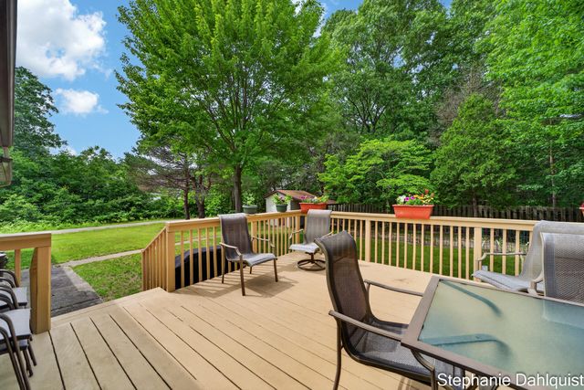 1646 W Giles Road, Muskegon, MI 49445